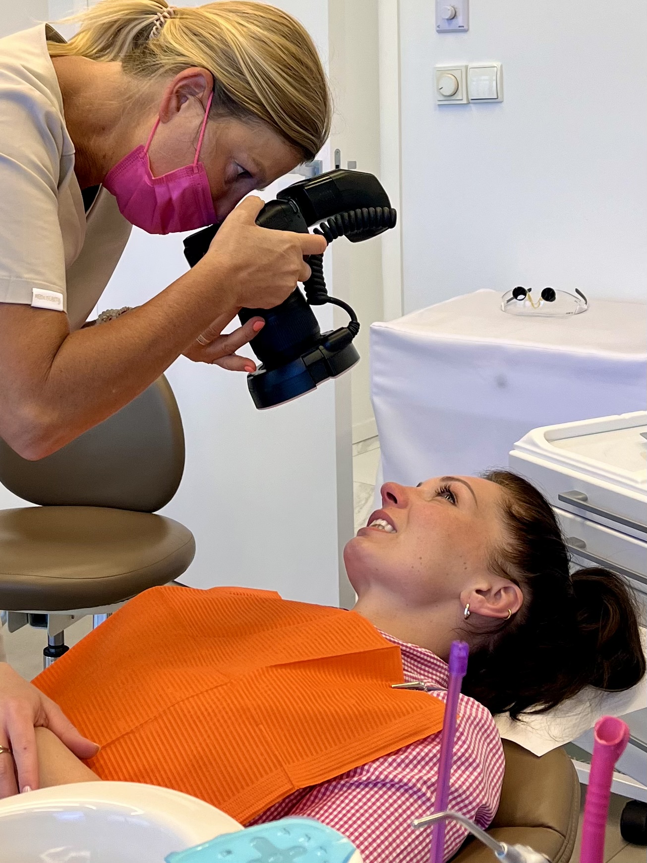 Zahnersatz, Implantate & Veneers